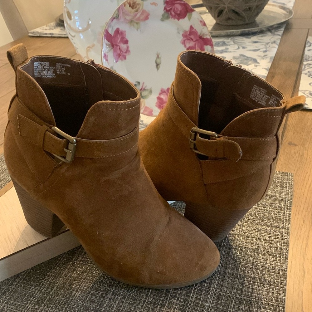Women’s Boots, Size 8 Time & Tru Memory Foam , Brown